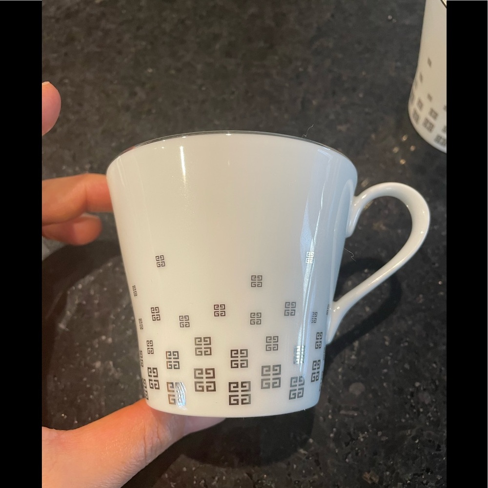 2/35 Givenchy  one set (2 cups)